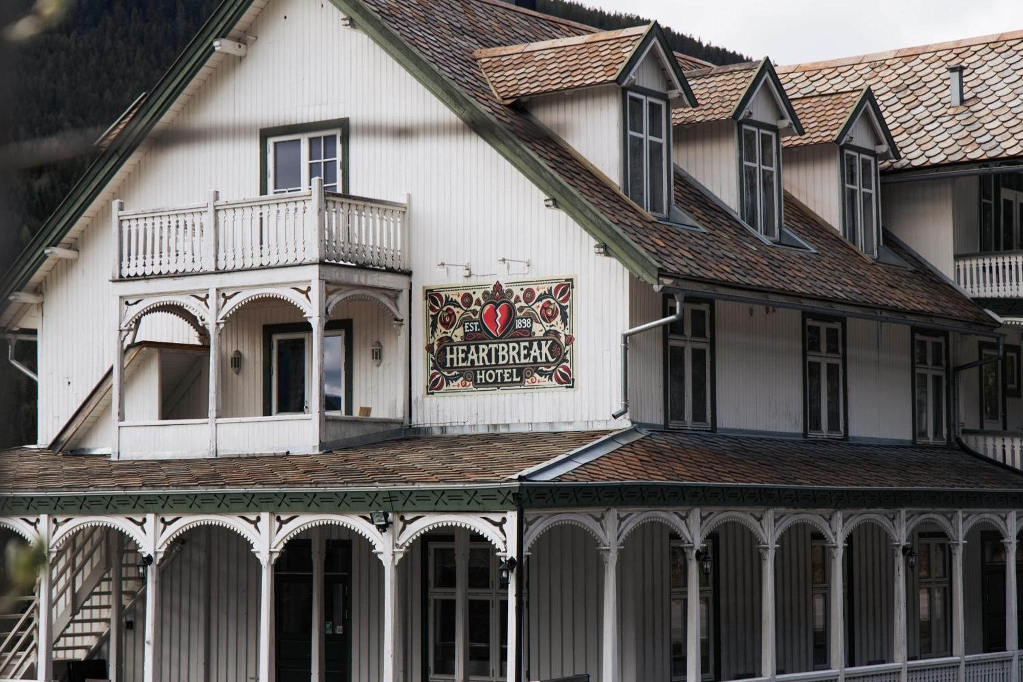 Heartbreak Hotel Nedre Heidal Exterior photo